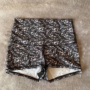 Lululemon shine shorts size 4, 2” inseam